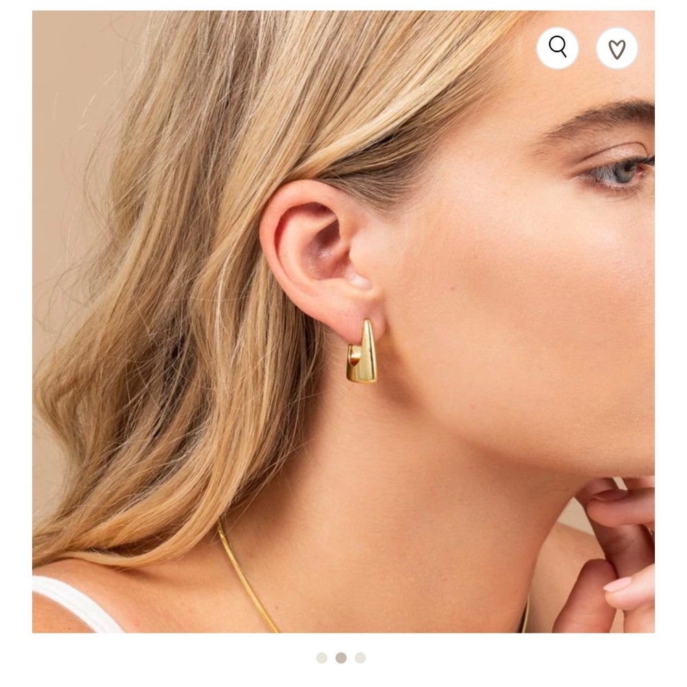 NWT Uncommon James Cloud Nine Hoop Like Earrings